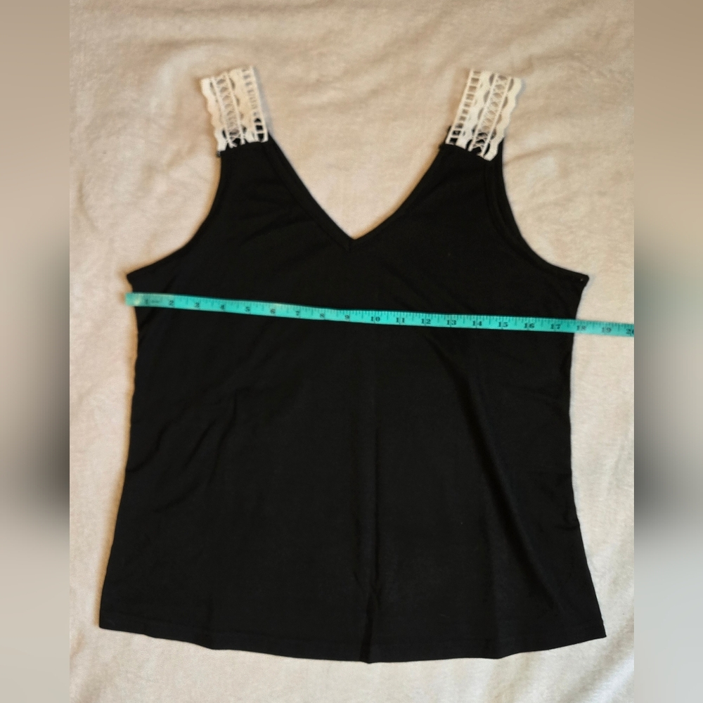 💥💥3 items for 10❤❤ be sure to bundle Chic Black Tank Top with Lace Accents